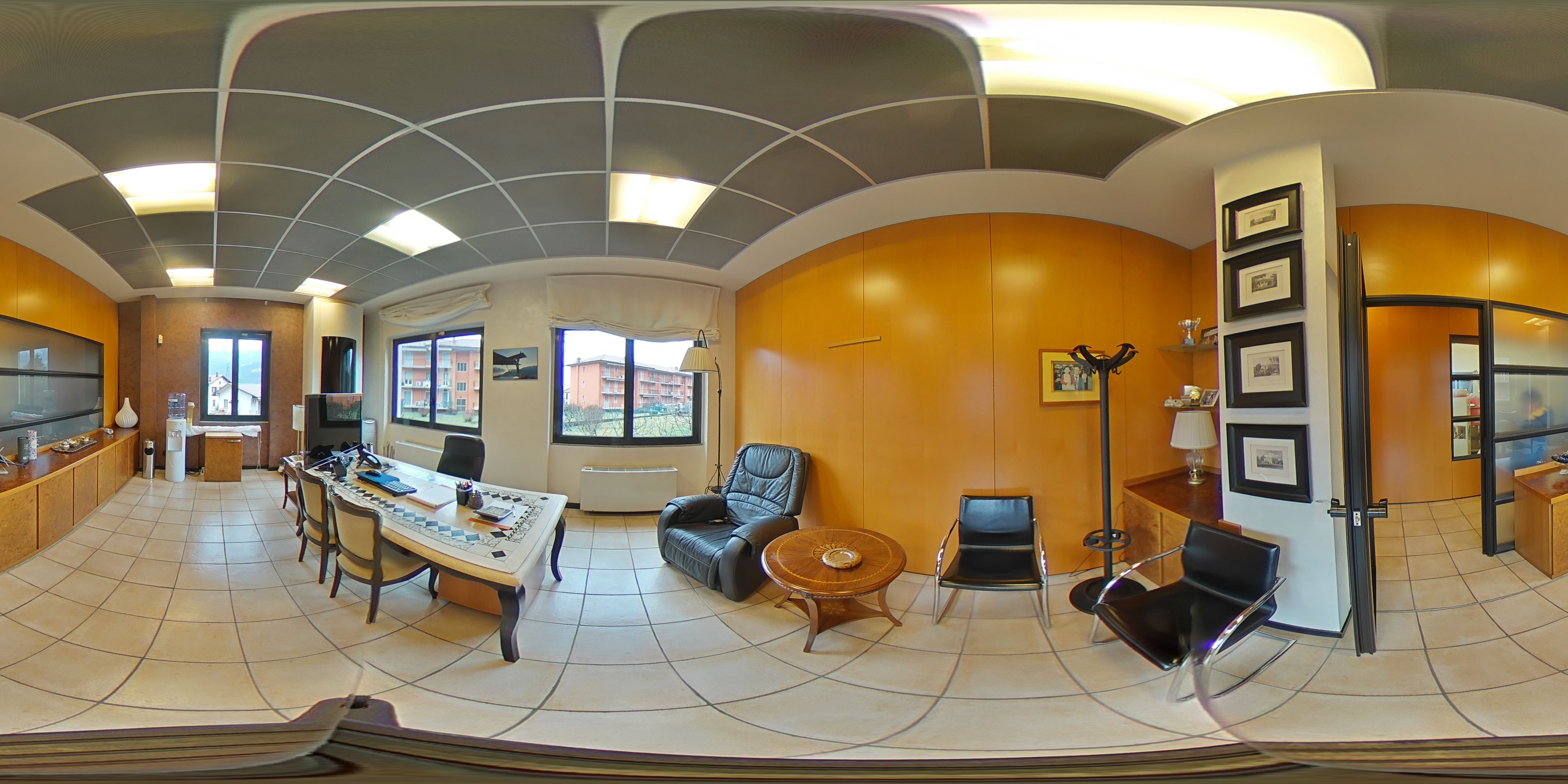 Capannone in Affitto Pescate