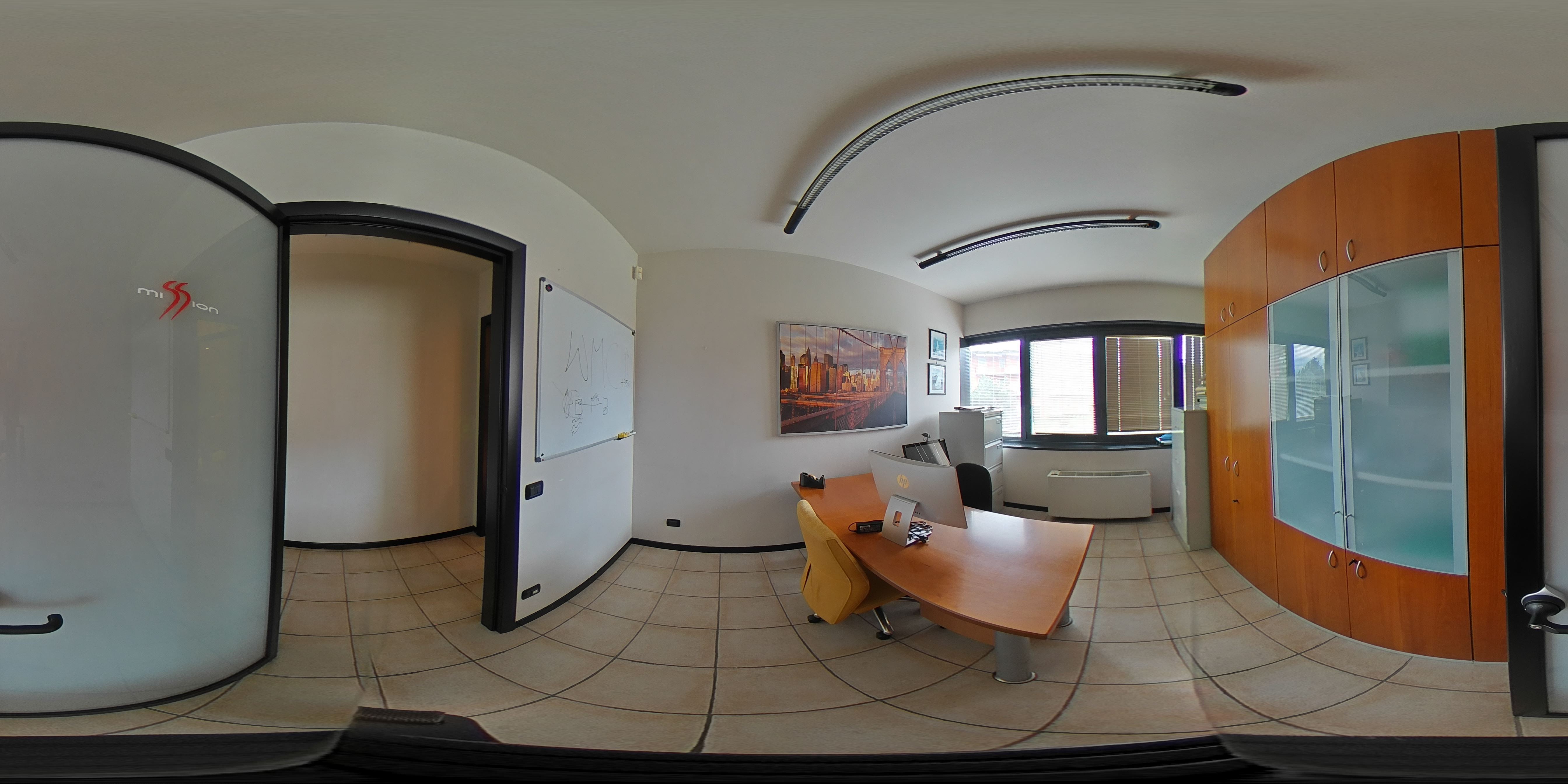 Capannone in Affitto Pescate